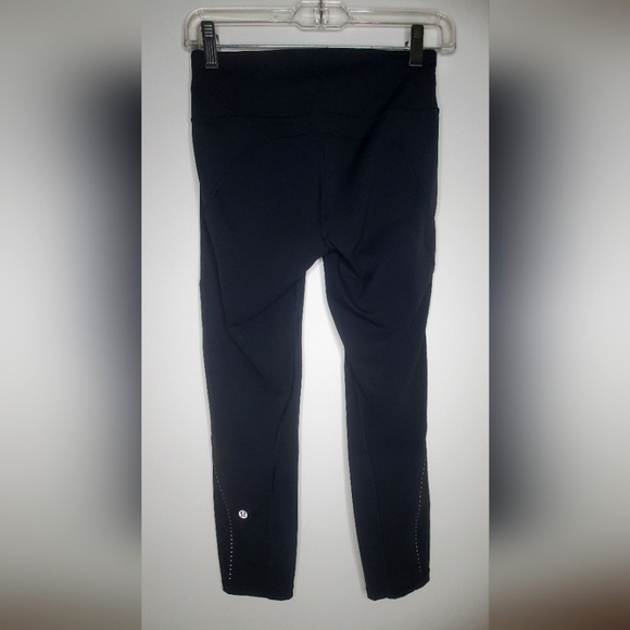lululemon athletica Size 4 Align Black Athletic Pants - Picture 4 of 9